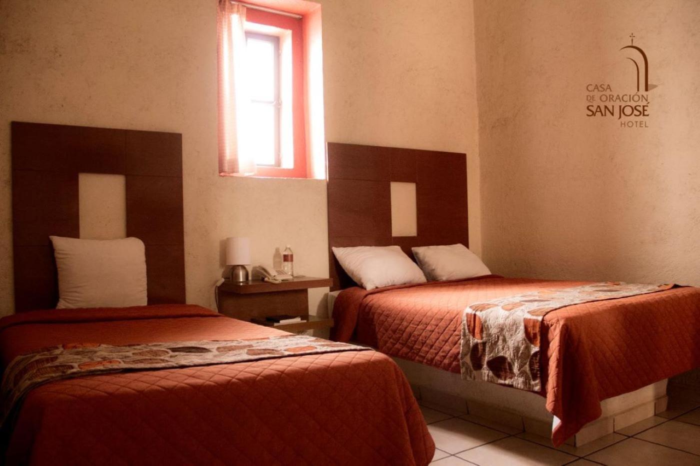 Hotel Casa De Oración San José 3*